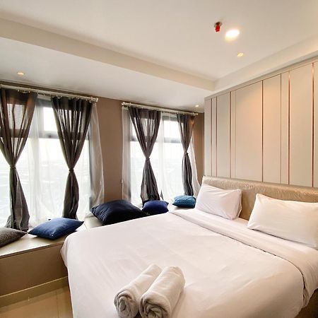 Simply And Comfortable 2Br Pollux Chadstone Apartment By Travelio Cikarang Exterior foto